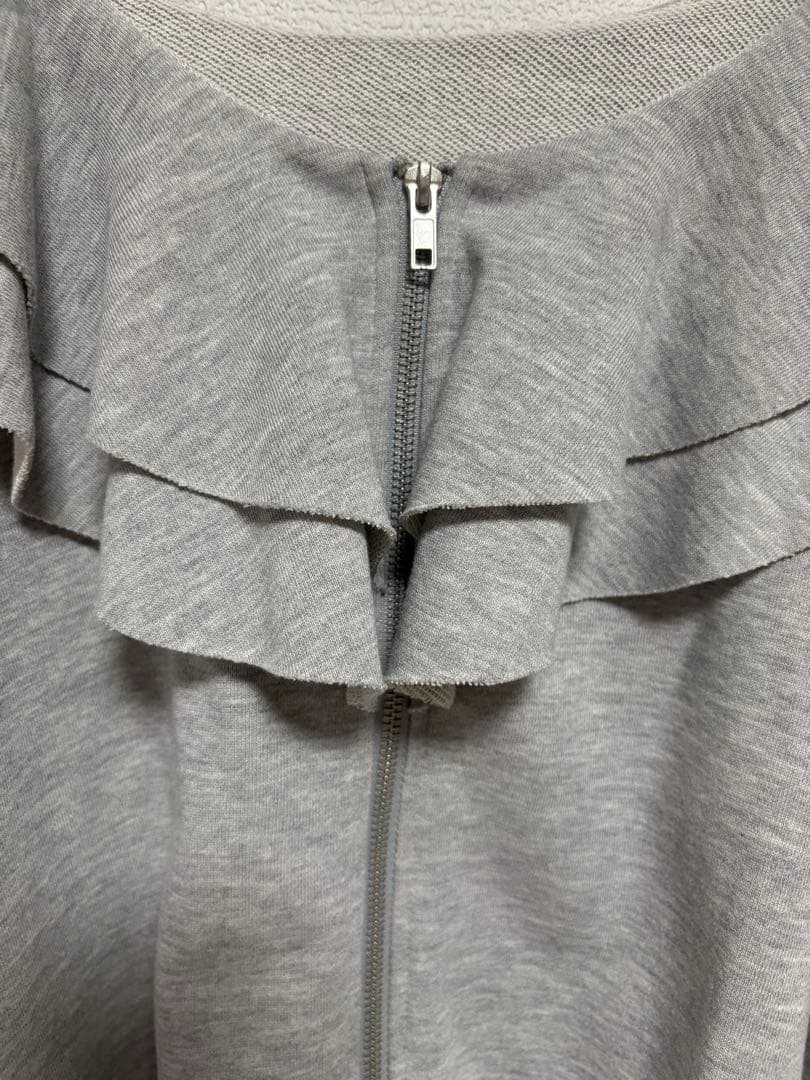 ⭐︎完売品　フリルZIPウラケ　ローリーズファーム
