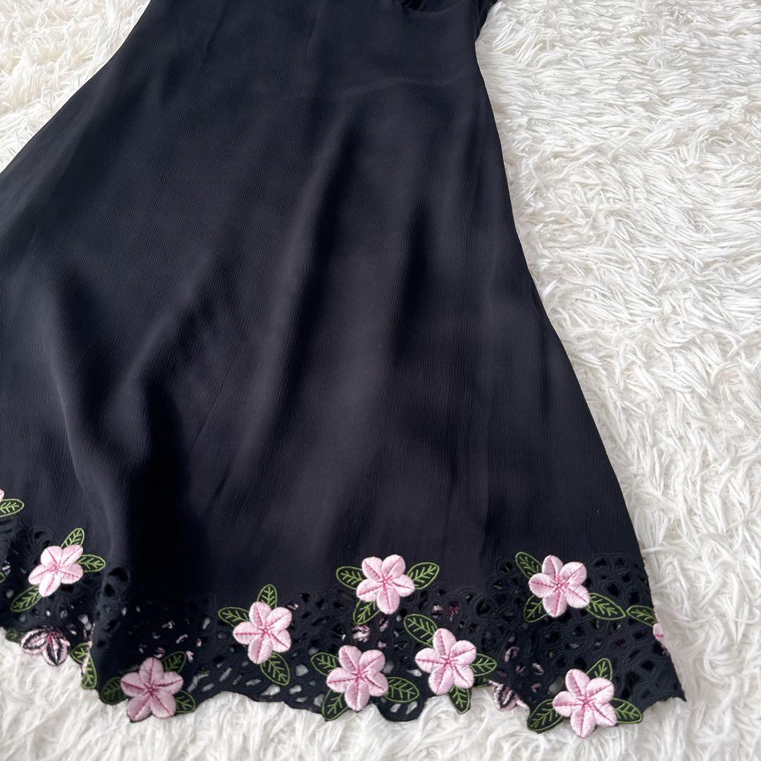 美品 トッカ シルク100% ワンピース 花柄刺繍 カットワーク ブラック 0