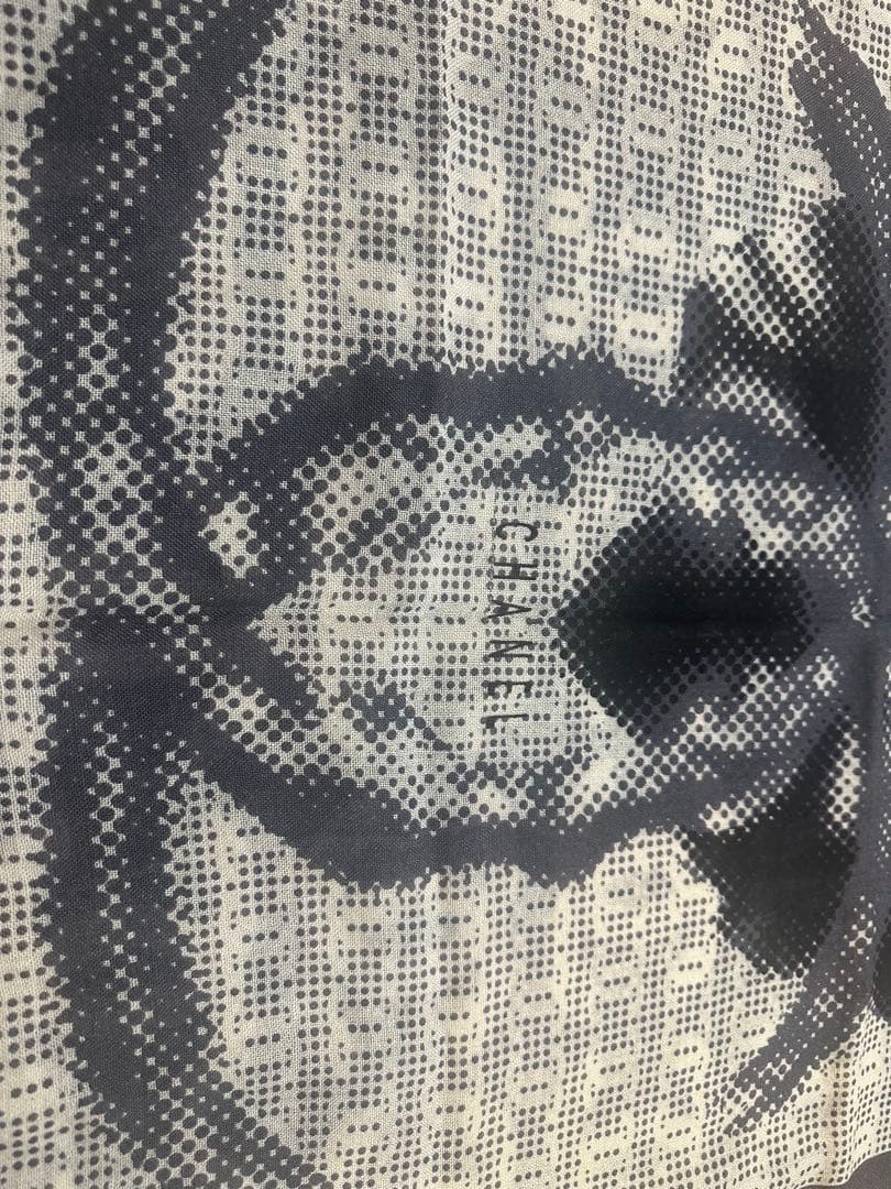 Chanel モノクロストール