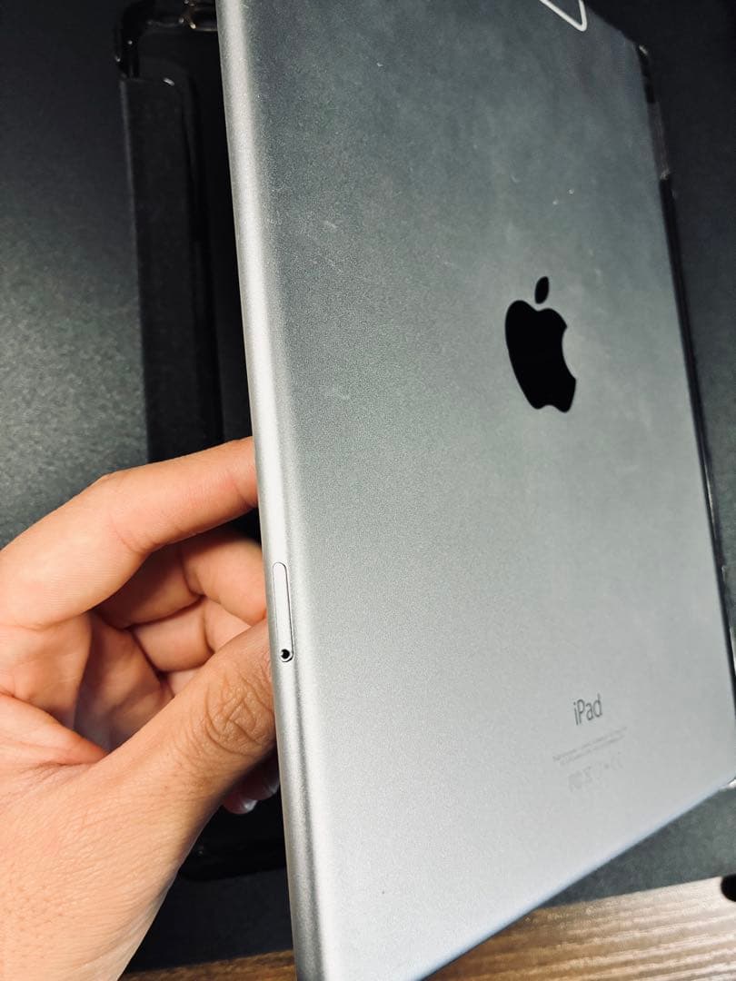 iPad Pro 9.7inches 初代 32 セルラー