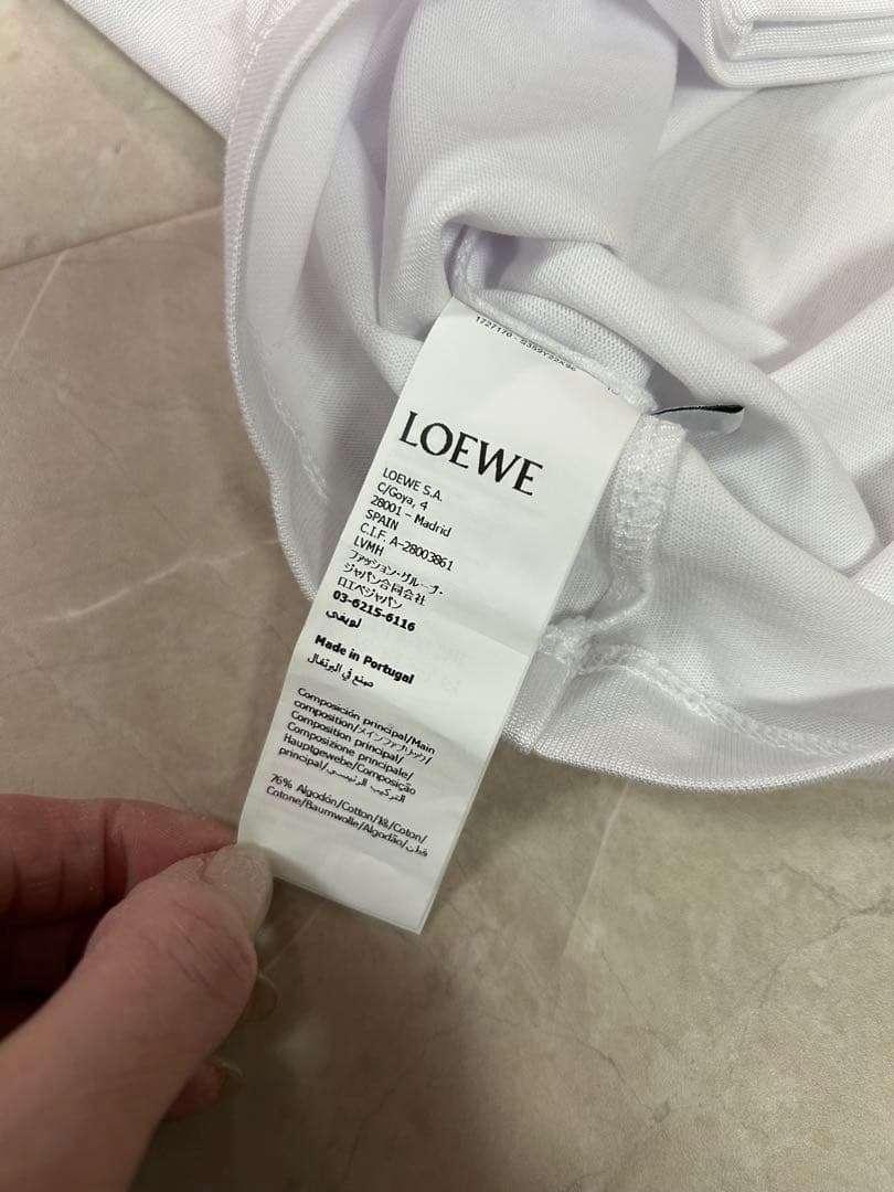 お値下げ　新作　ロエベ　スモールフィットTシャツ　Sサイズ　ホワイト