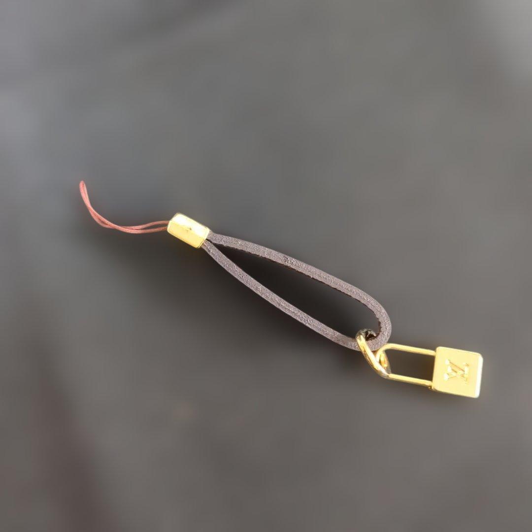 ルイヴィトン ダミエ カデナ 携帯 スマホ　ストラップ キーホルダー