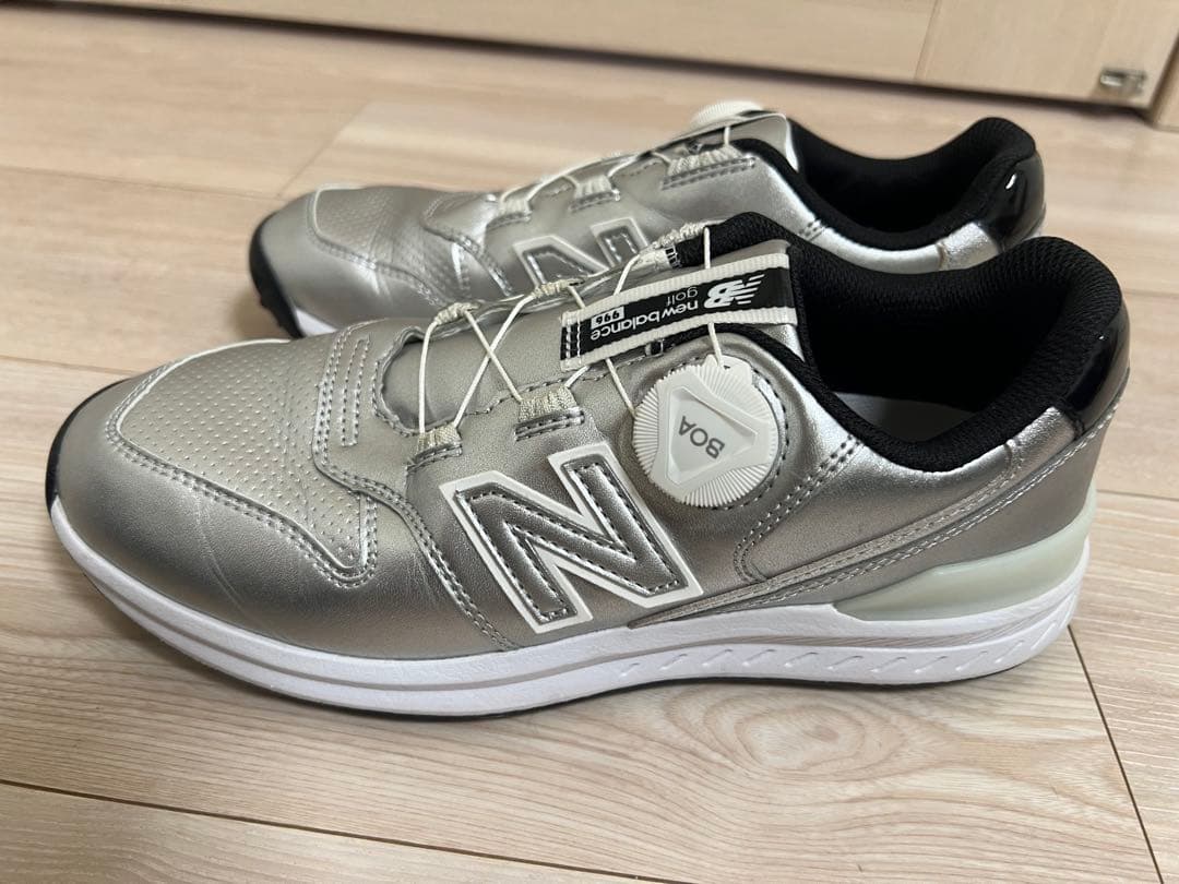 美品New Balance ゴルフシューズ 女性用 23.5cm