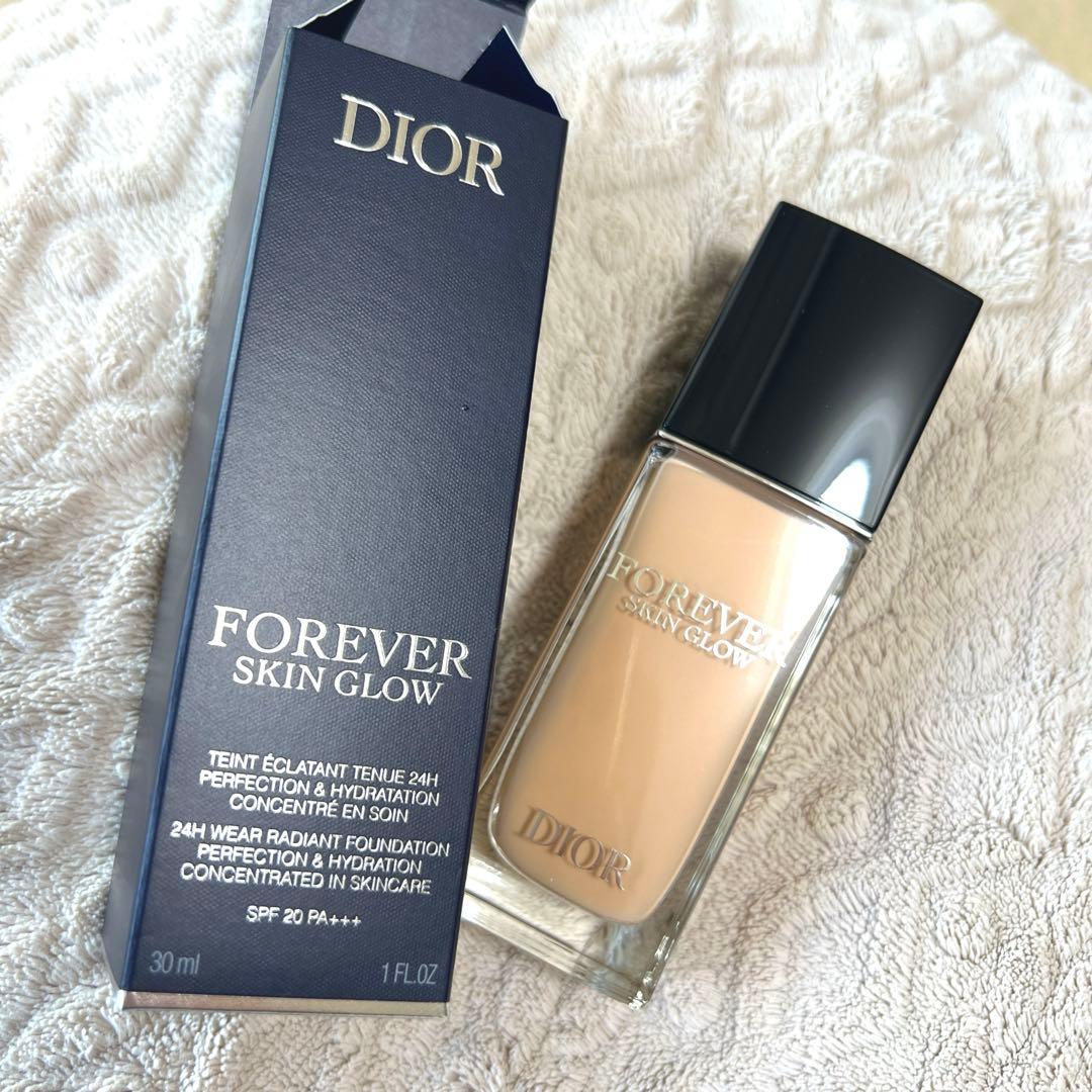 ＊Dior＊ スキンフォーエヴァー フルイド グロウ