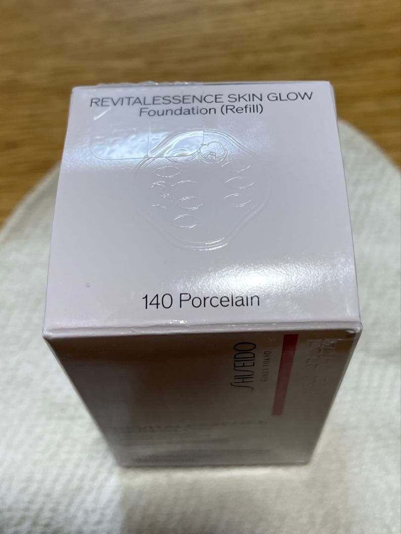 新品未使用　エッセンス スキングロウ ファンデーション　140