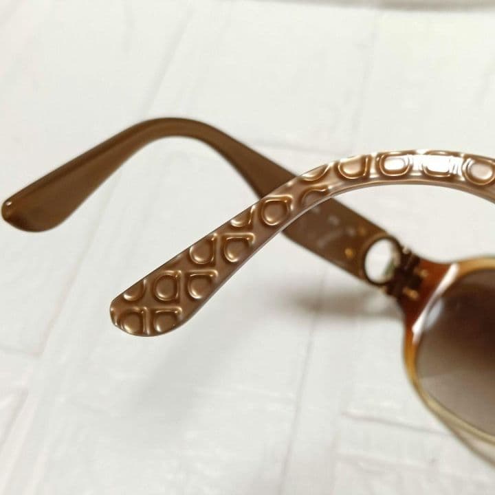 2140 Salvatore Ferragamo サングラス SF609 SA