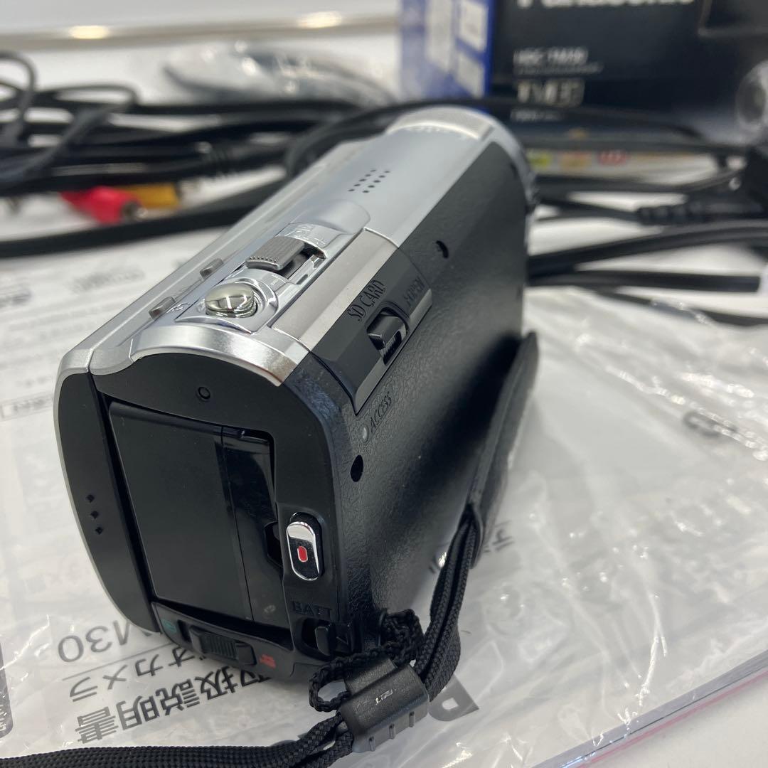 超美品　Panasonic HDC-TM30 デジタルビデオカメラ 本体