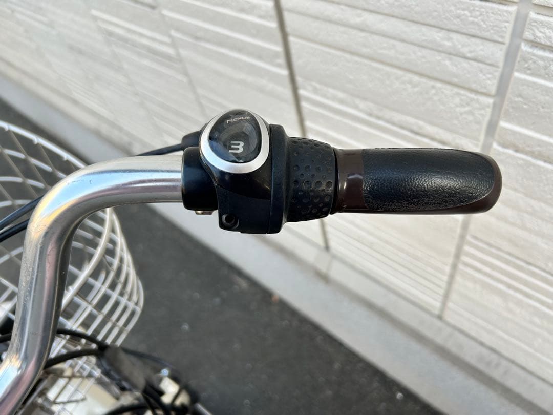 電動アシスト自転車 ホワイト バスケット付き