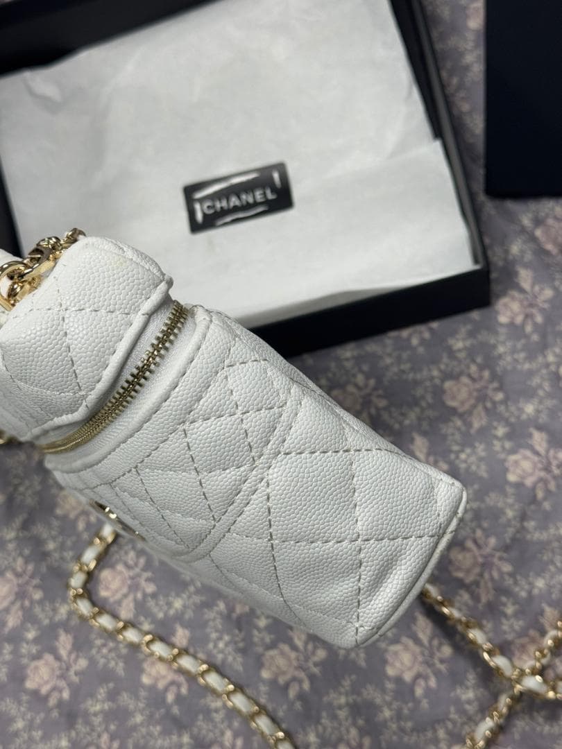 ✨VIP限定✨ホワイトキルティングショルダーバッグ