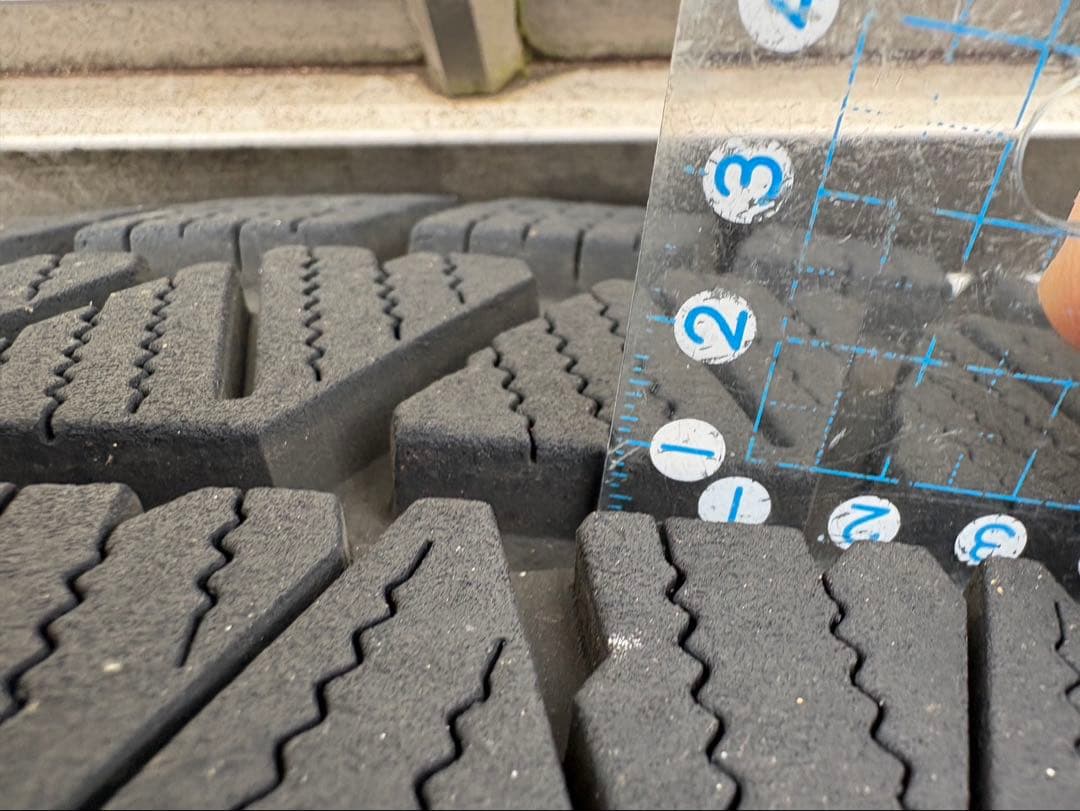 プラド BLIZZAK DM-V3 265/65R17 4本