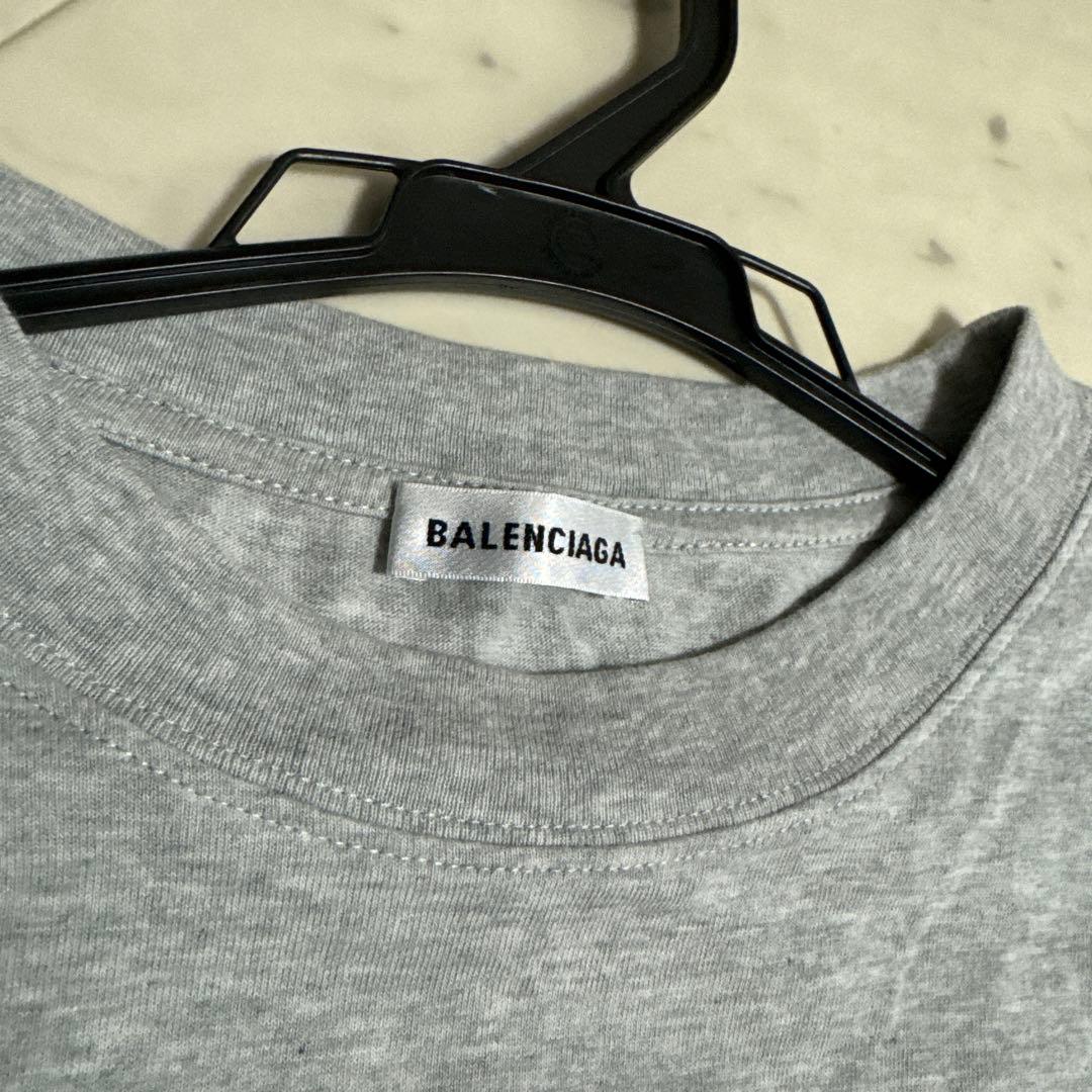バレンシアガ Tシャツ