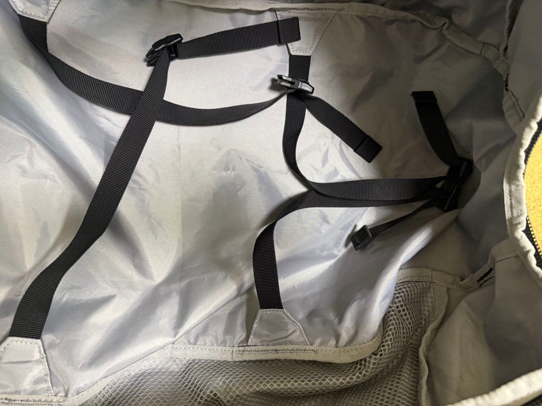 美品サロモンOUTLIFE DUFFEL 70 黒ダッフルバッグ　リュック