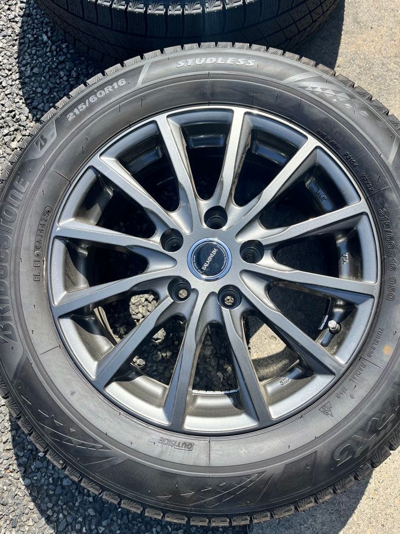 ブリヂストン ブリザック VRX3 215/60R16 スタッドレスタイヤ 4本