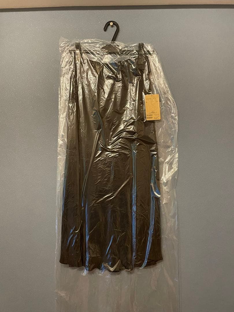 新品　ビアズリー　バックテールスカート
