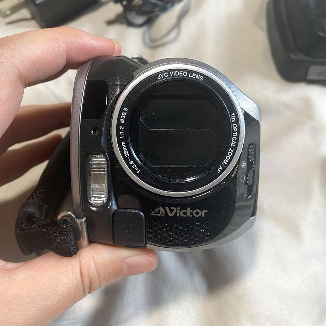 JVC ビクター ビデオカメラ Everio GZ-MG275 シルバー