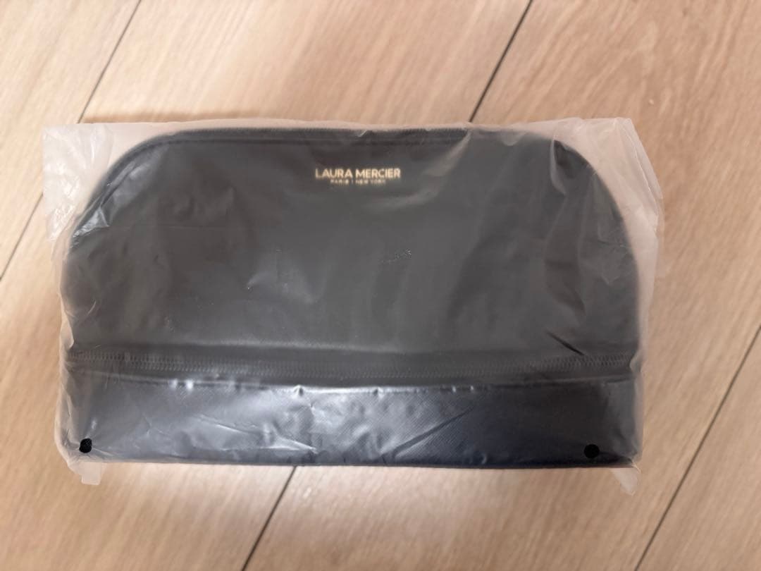 新品_ローラメルシエアンバーバニラ セラムボディクリーム 200ml+限定ポーチ