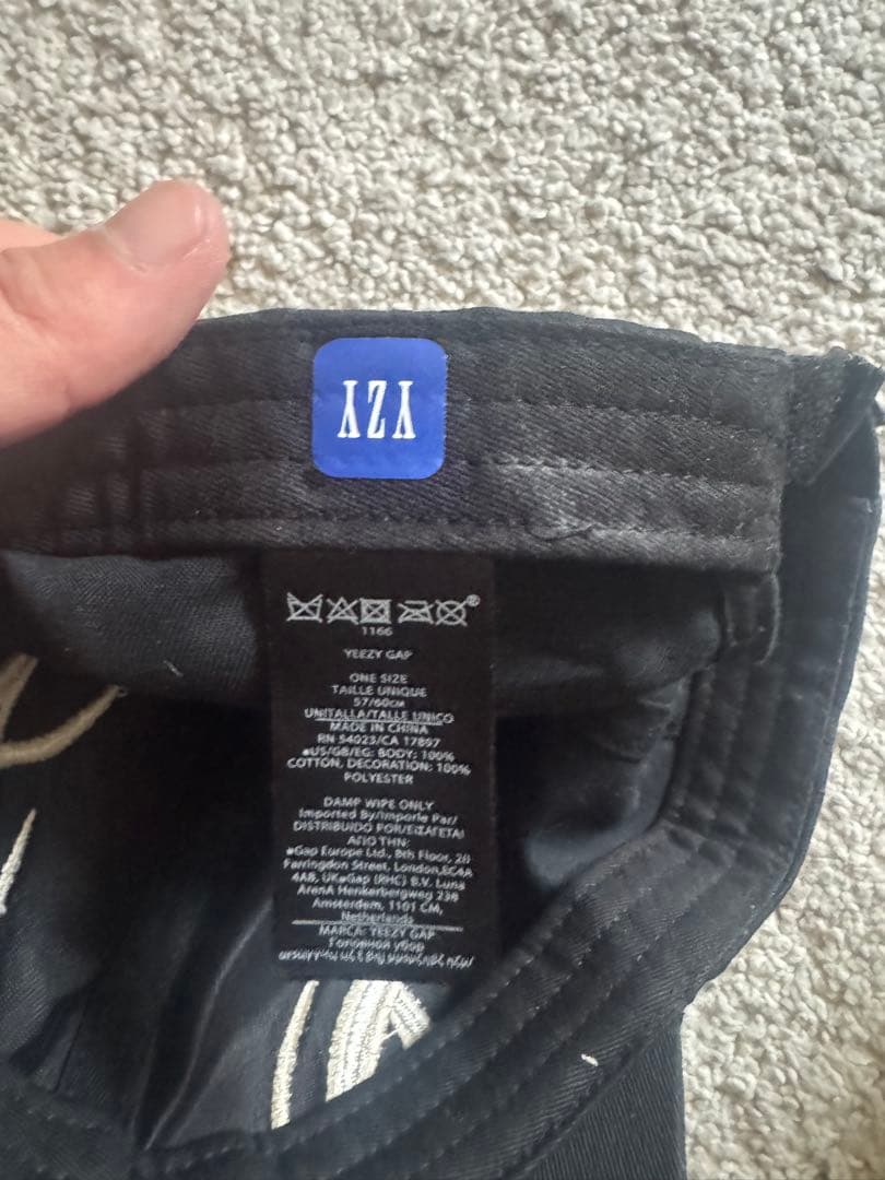 Yeezy Gap Balenciaga Cap値下げコメントにて！