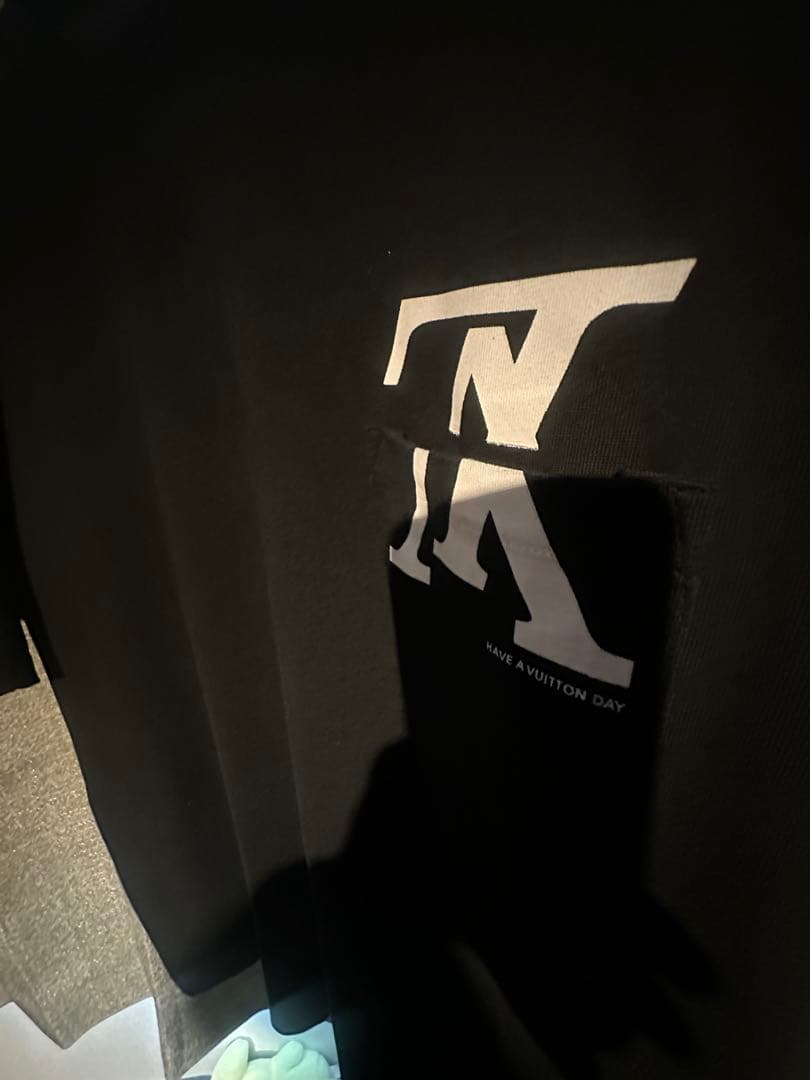 ルイヴィトンLサイズTシャツ