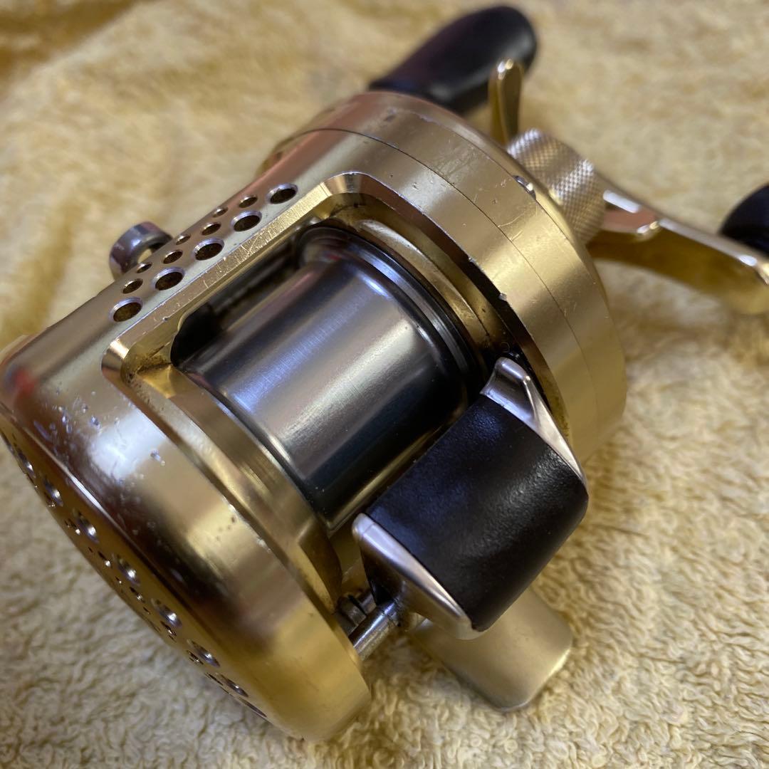 シマノ　カルカッタコンクエスト　50 シャロースプール付き　中古品　最終値引き