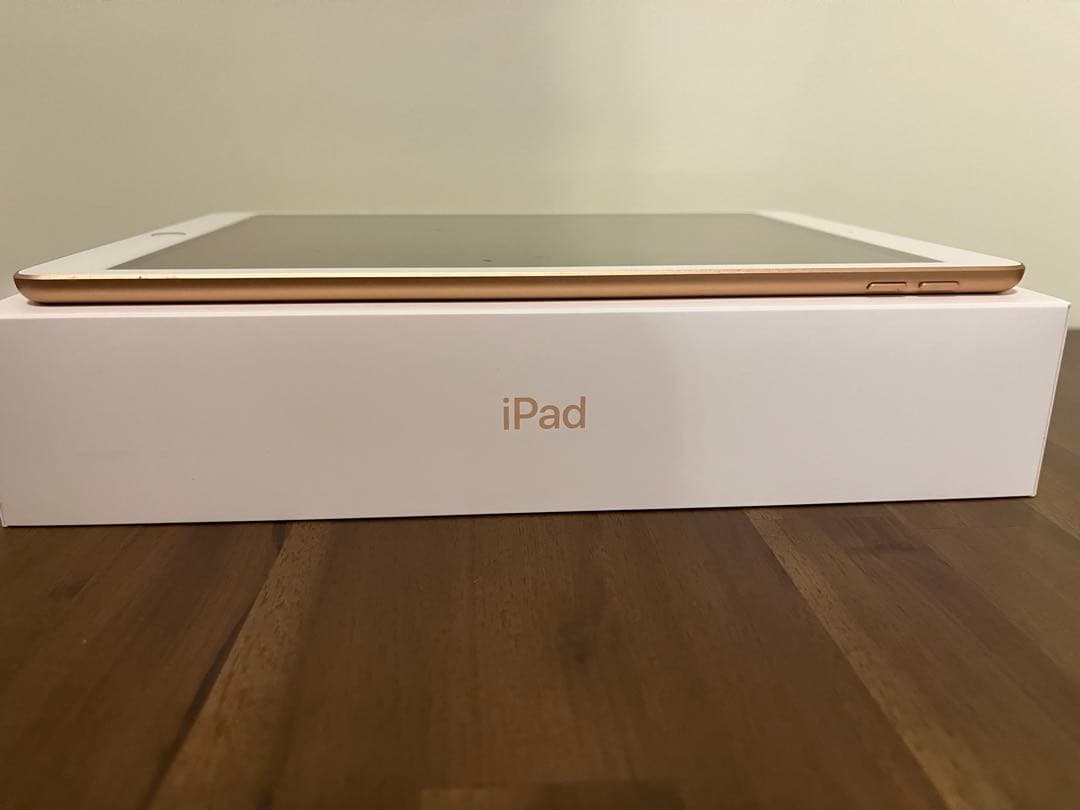 Apple iPad (第8世代) ゴールド 32GB