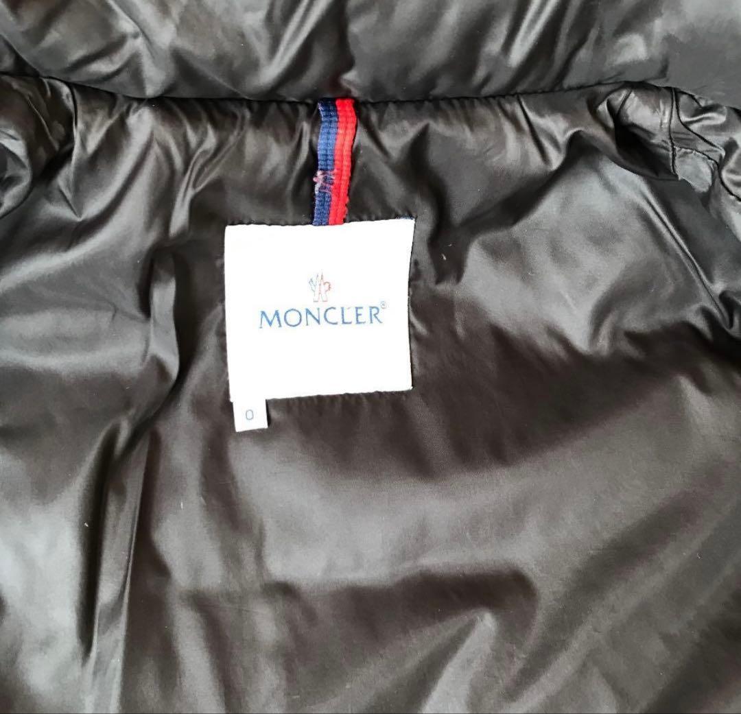 MONCLER ダウンコート (フードジッパー不備あり使用不可)