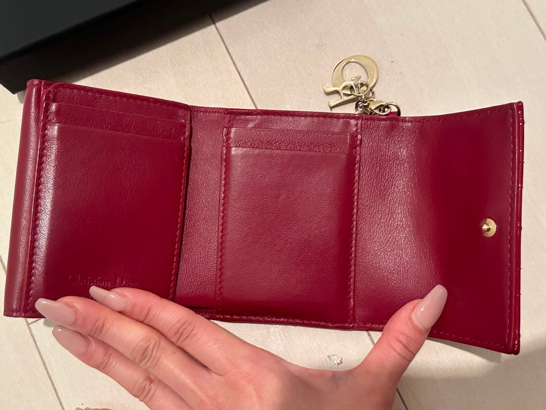 Lady Dior ロータスウォレット カナージュ パテントカーフスキン