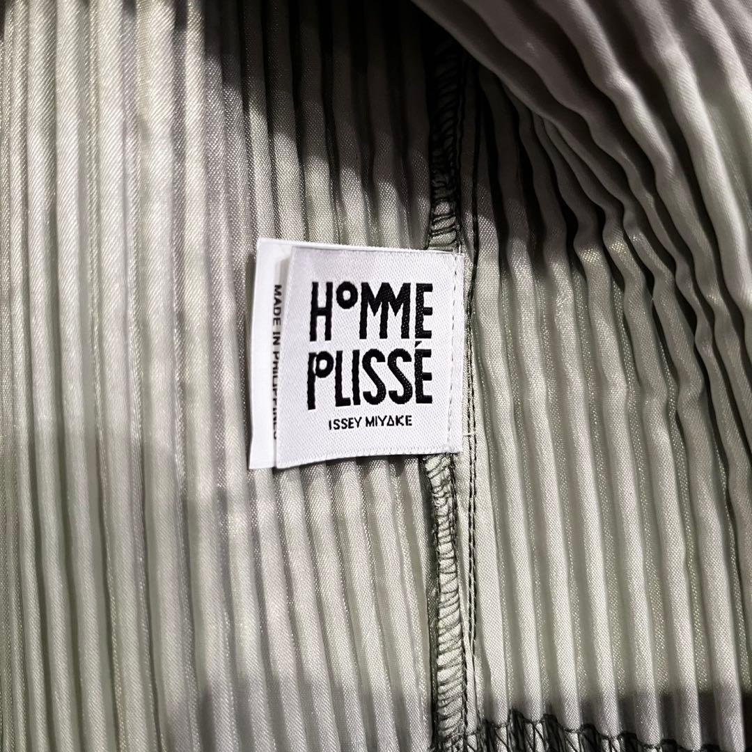 mina　PAINT BRUSH CLOSE-UP homme pliss