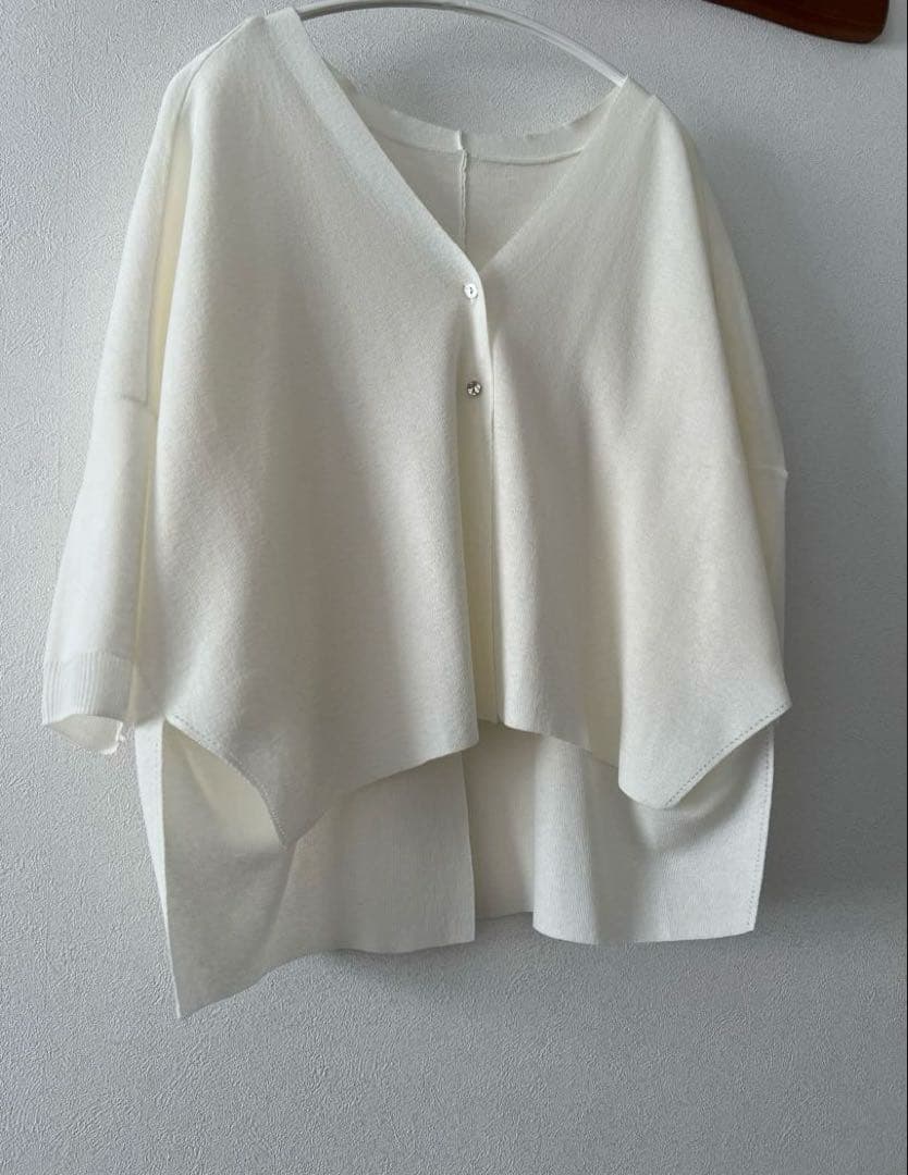 新品　BEARDSLEY サラッとカーディガン　ホワイト