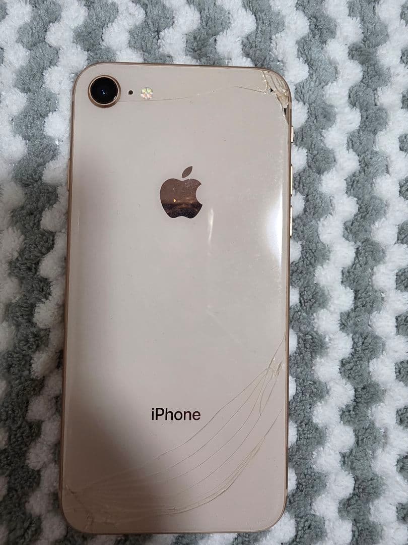 スマートフォン本体 Apple iPhone 8, 64GB, Gold, Battery 88%