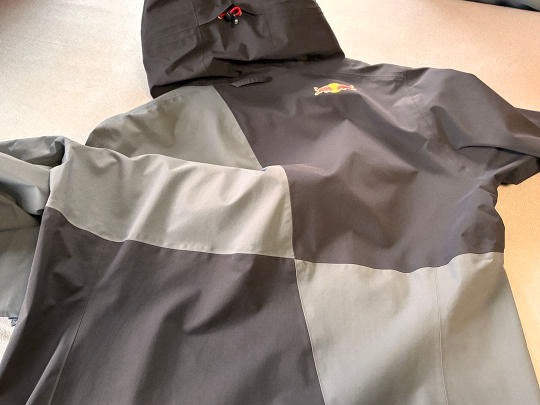レッドブル非売品【アスリートオンリーGORE-TEXスノージャケット】サイズM
