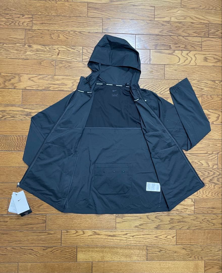 NIKE ランニングジャケット　ウィンドランナー　フルジップ　黒　XLサイズ新品