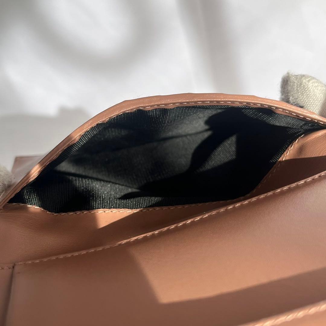 未使用級✨　PRADA 折り財布　財布　レザー　　ブラウンベージュ系