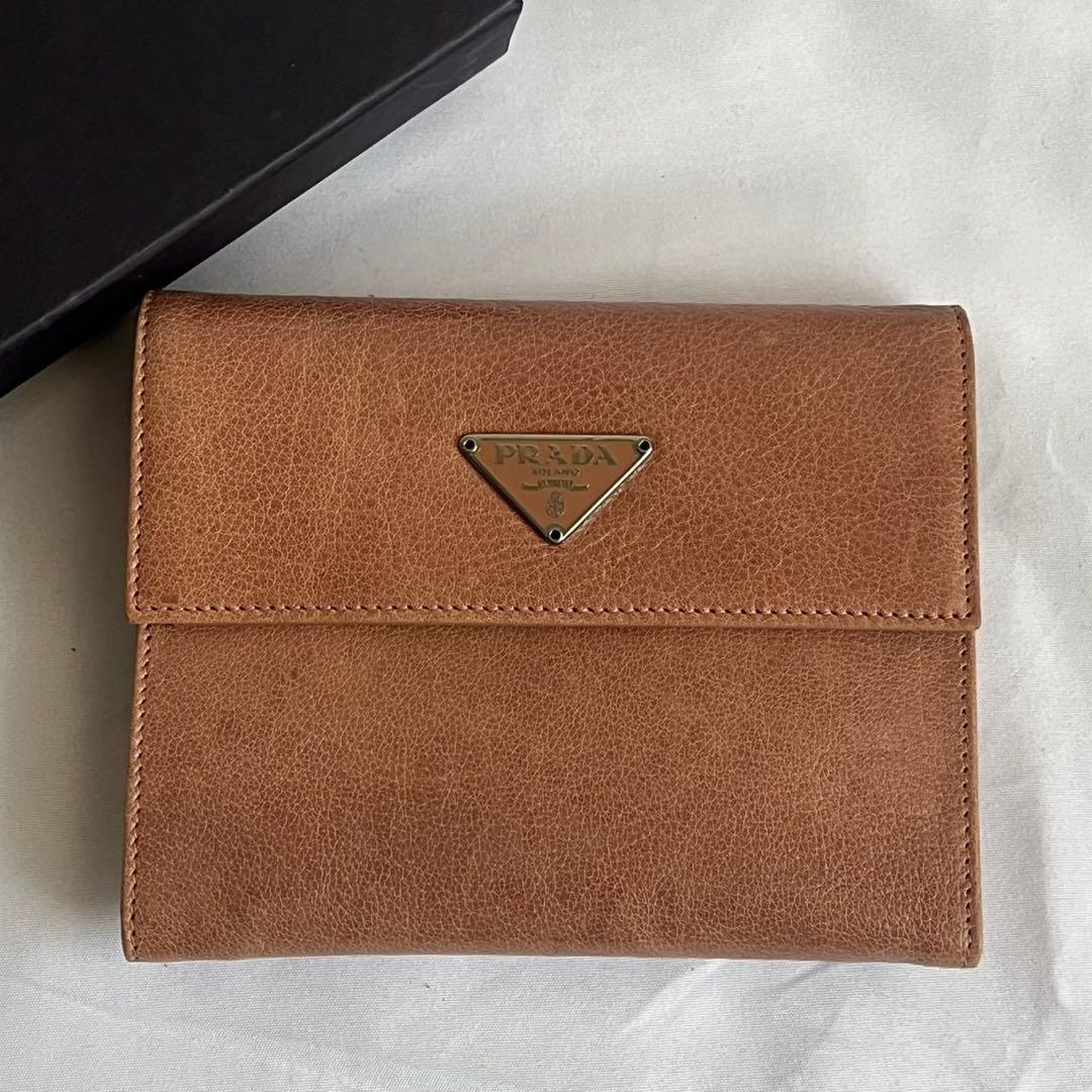 未使用級✨　PRADA 折り財布　財布　レザー　　ブラウンベージュ系