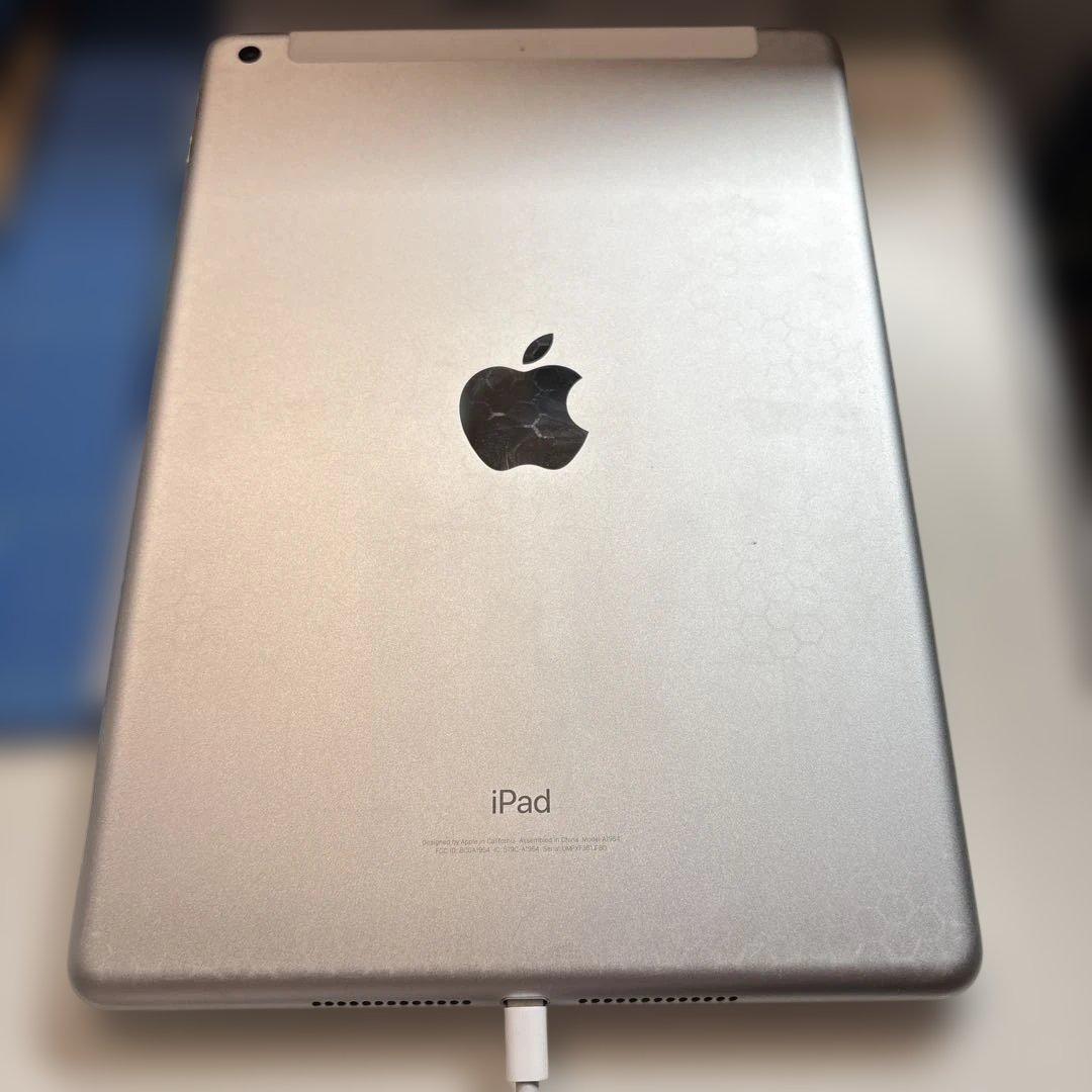 Apple iPad (第6世代) シルバー 中古