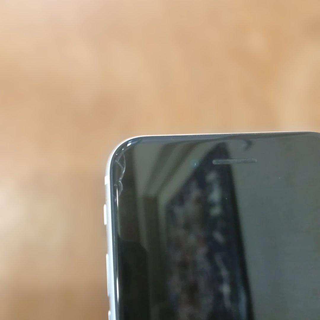 iPhone SE（第2世代） 容量：128GB カラー：ホワイト
