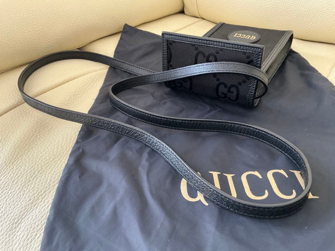 ◾️未使用クラス　GUCCI 男女兼用スマホケース