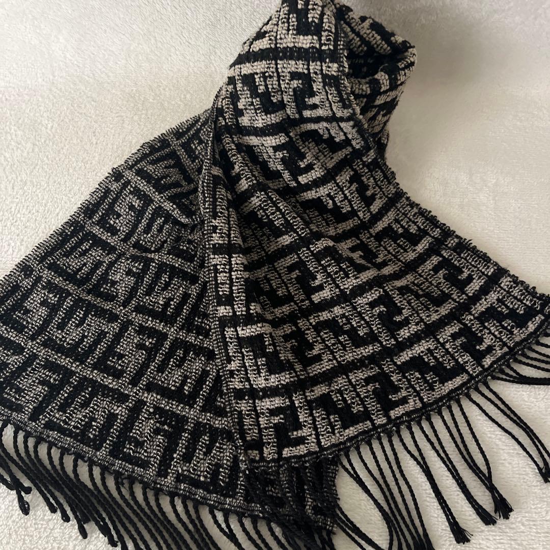 フェンディ　マフラー　イタリア製　ズッカ柄　総柄　FENDI