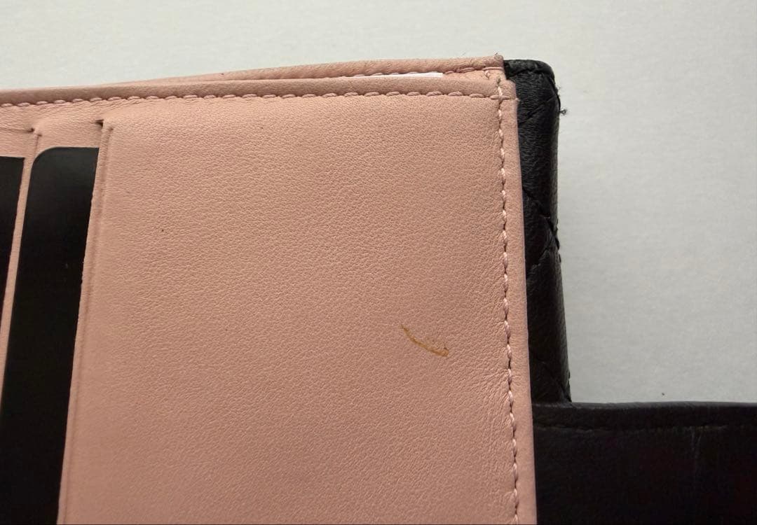 CHANEL 二つ折り財布　リボンモチーフ