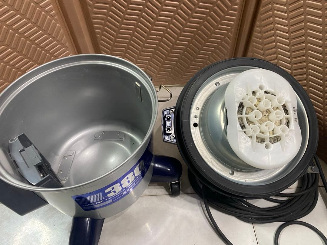Panasonic　紙パック式 店舗・業務用掃除機　MC-G3000P