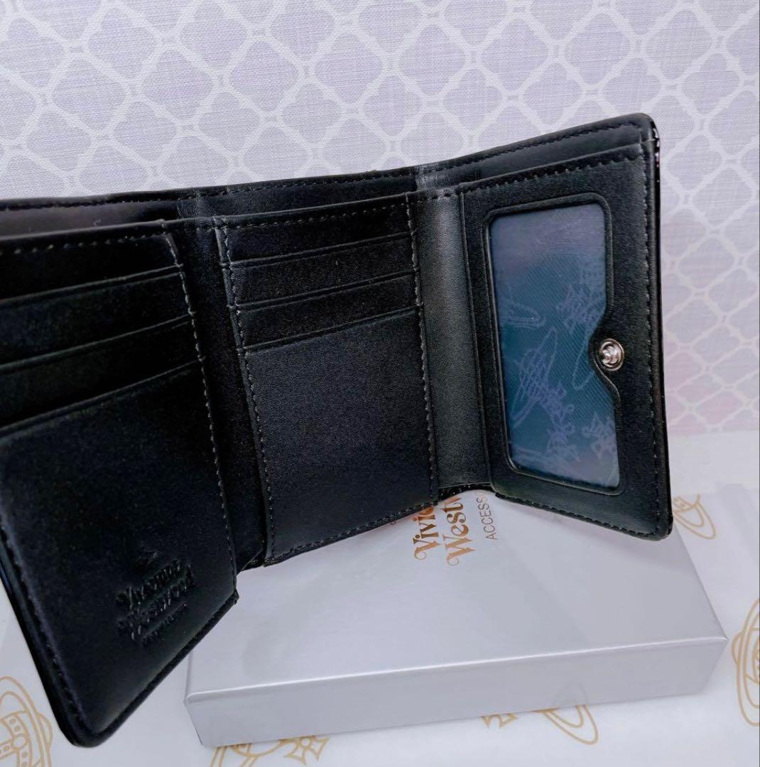 【内側に素敵な柄♡】Vivienne Westwood 折財布 エナメル黒