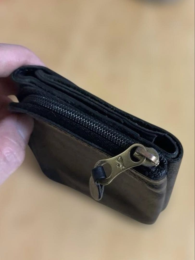 イルビゾンテ 黒 レザー 二つ折り財布