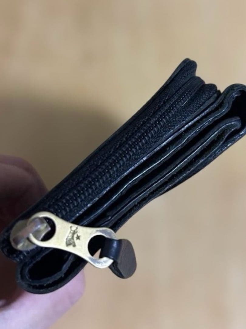 イルビゾンテ 黒 レザー 二つ折り財布