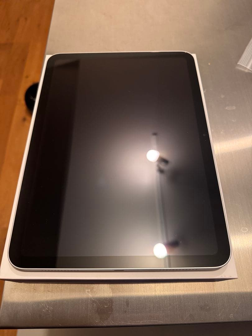 Apple iPad (第10世代) シルバー 本体　中古品