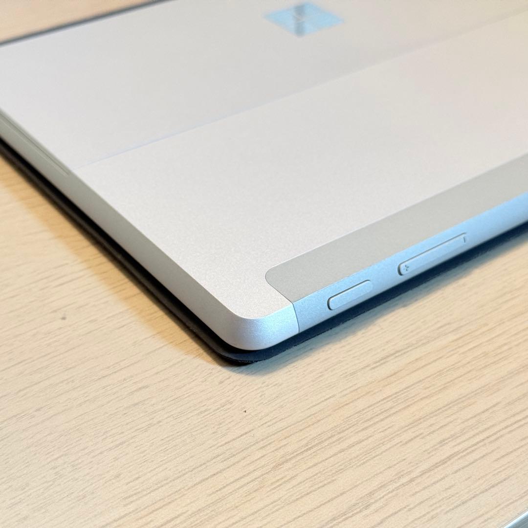 y*w様 美品 Surface Go2 4GB/64GB Windows11 充
