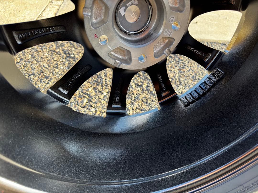 【送料込】【新品未使用】グッドイヤースタッドレス215/60R16 ヴェゼル等