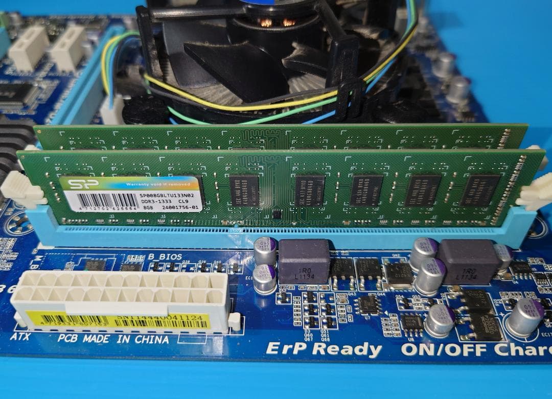 GA-H67M-D2-B3、CPU(i7-3770)、RAM8GBx2セット