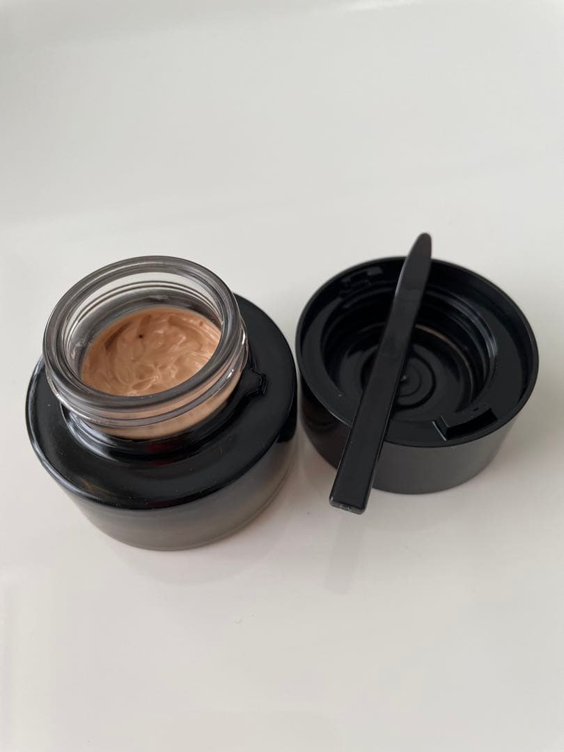 本日10%off【KANEBO】LIVELY SKIN WEAR 335 30g