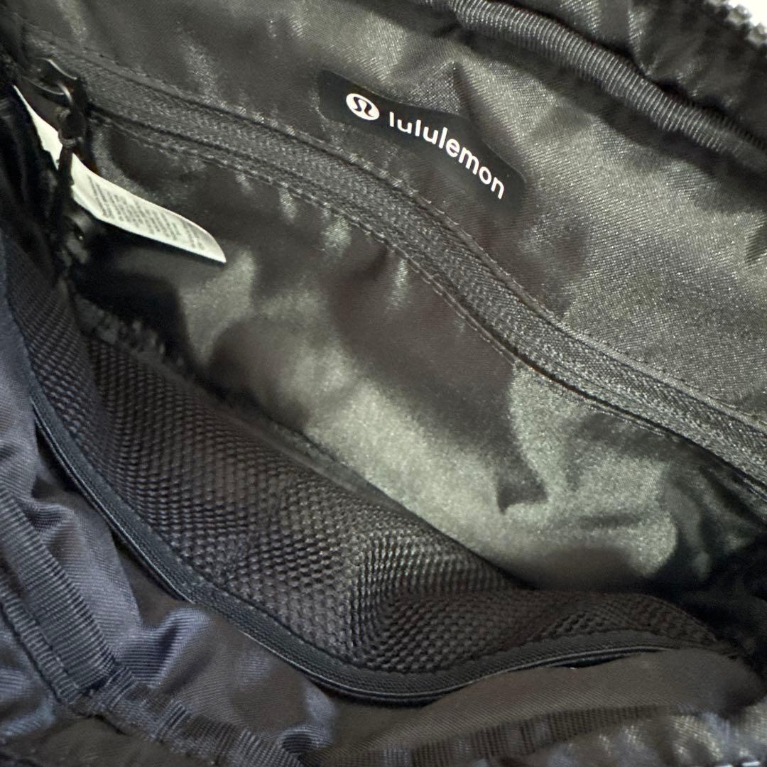 未使用・タグ付lululemonベルトバッグ ウエストポーチ 1.5Lルルレモン