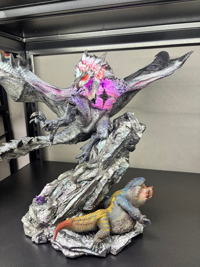 モンスターハンター フィギュア リオレウス希少種 ガレージキット LED発光