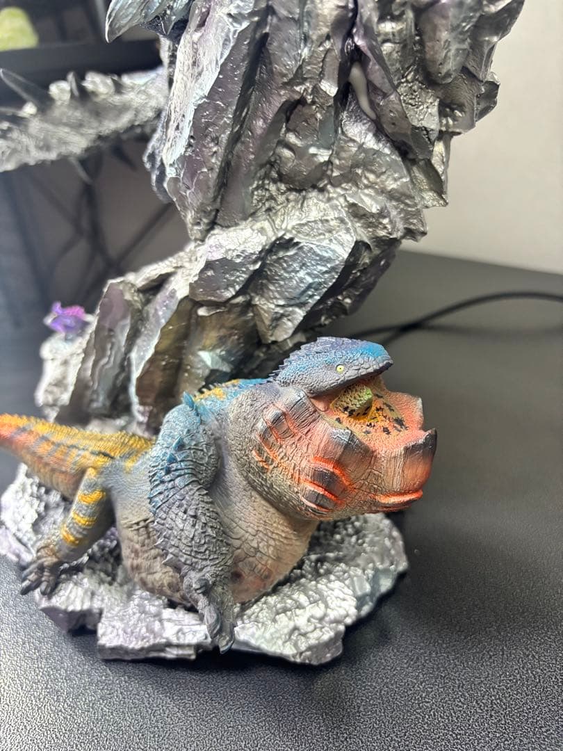 モンスターハンター フィギュア リオレウス希少種 ガレージキット LED発光